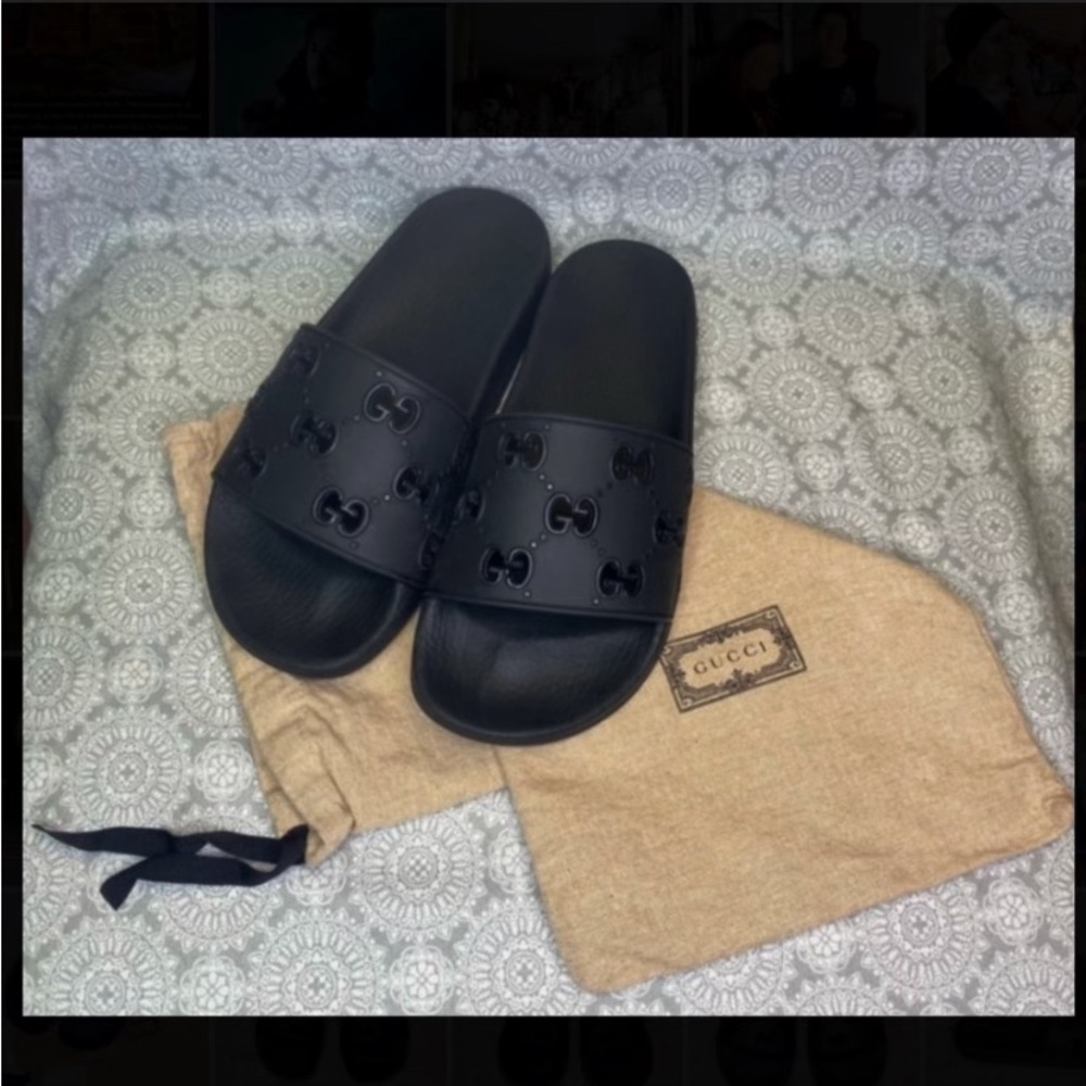 SALE✅GUCCI® Womens rubber GG slide sandal. Size: 7